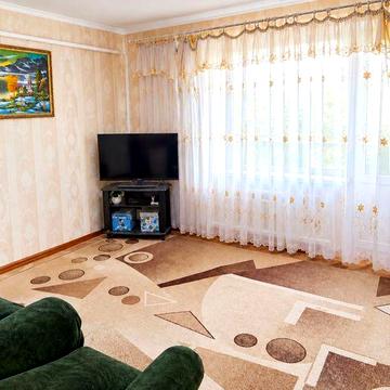 Продається затишна 2-кімнатна квартира з гаражем, район «Каналу» вул. Лесі Українки