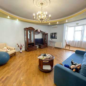 Лесі Українки бульв., 7-Б