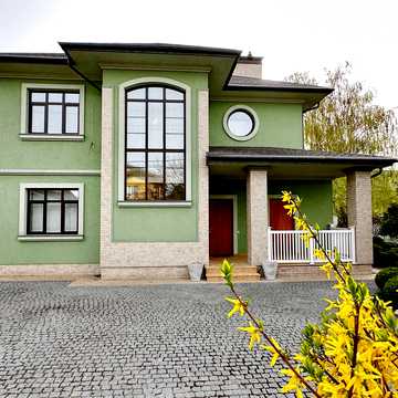 None 410000.0 USD