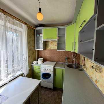 Продам 2к квартиру мКамʼянське 3/5 Максима Чиженка меблі техніка