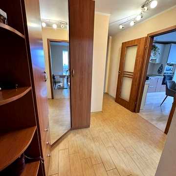 Продаж 3к Квартира Захисників України (1 Травня) вулиця