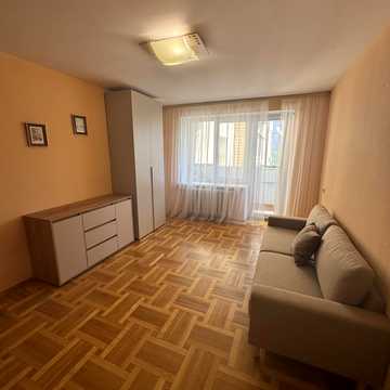 Ованеса Туманяна вул., 8