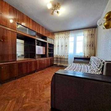 Продам 1 комн кв 3/5 32/17/6 возле рынка ХТЗ улица Косарева