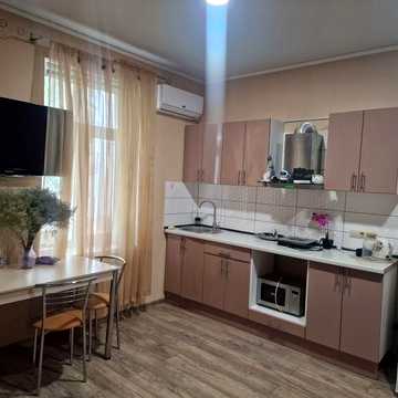 Сдам длительно студийку на Греческой