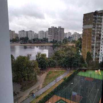 Продається 2-к.квартира по вул.Драгоманова 1(74.кв.м)