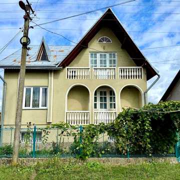 Просторий Будинок у с. ДОВГЕ — 240 М² + 25 сотих землі!