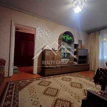 Продаж 2 кімнатної квартири з меблями та технікою.