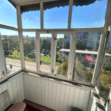 Цікава в центрі сталінка