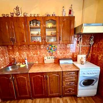 Продам 2к. квартиру вул. Райдужна, 21а