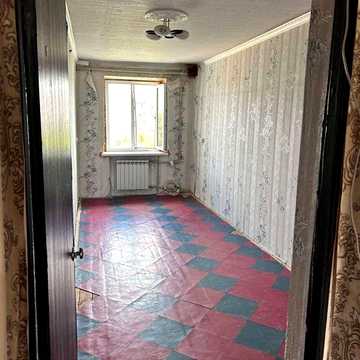 Продается 2-комнатная квартира в кирпичном доме центр города в шаговой доступности !