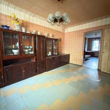 Продажа четырехкомнатной квартиры в Кропивницком. Под ремонт.