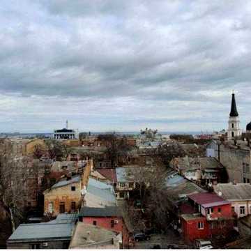 Продам просторную 3-комнатную квартиру в самом центре Одессы