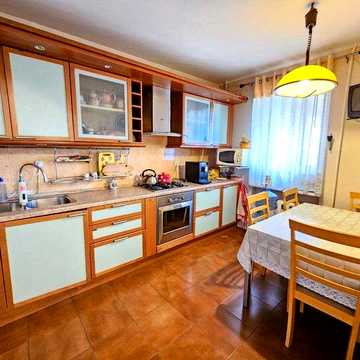 Таирова/Вильямса, 3 комн,кирпич, капитальный ремонт,мебель,газ,свободная