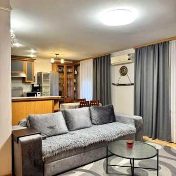 Продам 3-х комнатную кв-ру в центре кирпичный дом