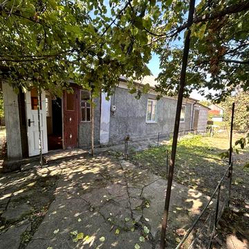 Продам будинок в центрі смт. Вапнярка
