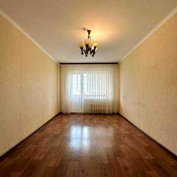 Продаж 1 кімнатноі квартири вул .Героів Крут.