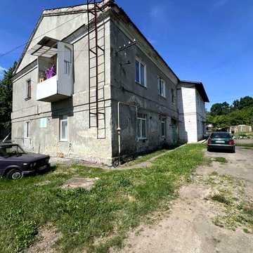 Продається велика 1х кімнатна квартира