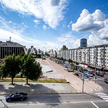 Метро палац Україна, вул Коновальця 3 . Продаж 2х квартири 61.2 кв. Без %
