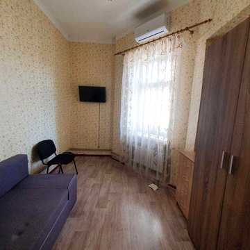 Продам 2-к квартиру з ремонтом, 2/3 пов, на Прохорівській/М'ясоїдівська (2-548-722 ОФ)