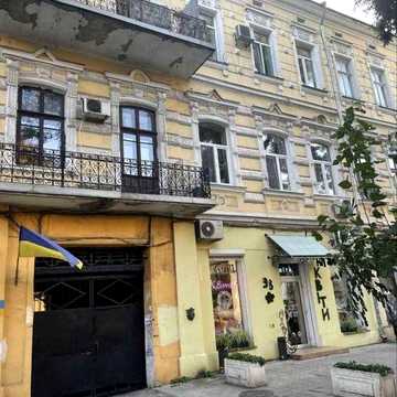 СРОЧНО!Продам 2комн квартиру в Центре Одессы.АГВ.Под ремонт.