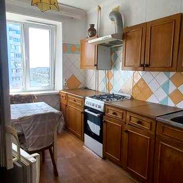 3ка вул. Митницька 23, 7 поверх, цегла