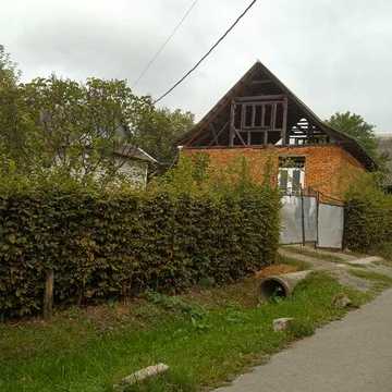 Продам житловий будинок з територією