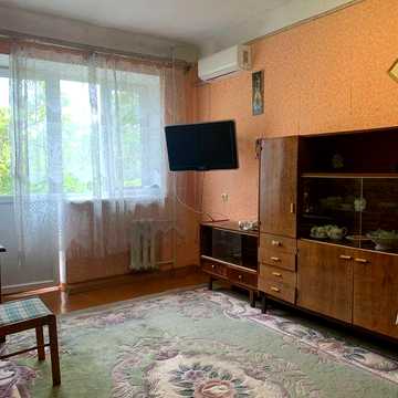 Продаётся 1 ком. 2 этаж ул.Придунайская