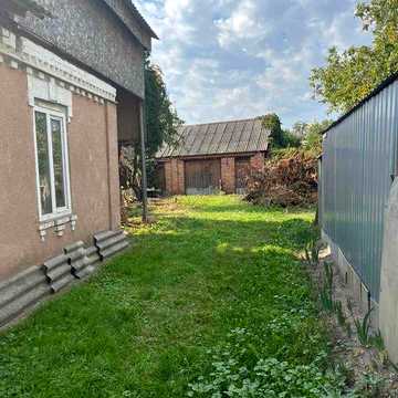 Продам затишну частину будинку в центрі міста!