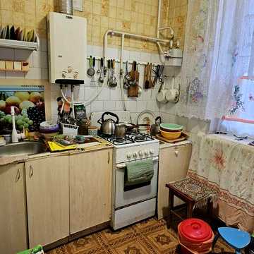 Сдам двухкомнатную квартиру на Космонавтов!
