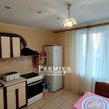 Продам квартиру з ремонтом на 2му поверсі на Таїрова