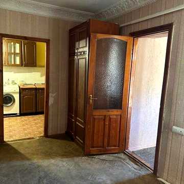 Продаю 2 комнатную  на Ушинского