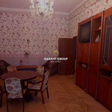 Продаж трикімнатної квартири в центрі міста