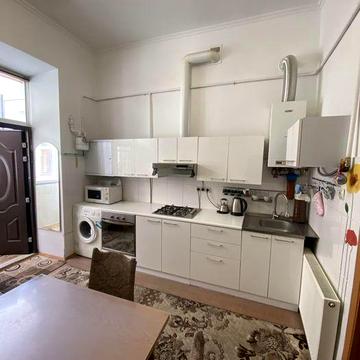 Оренда 1кім 42м2 в самому центрі