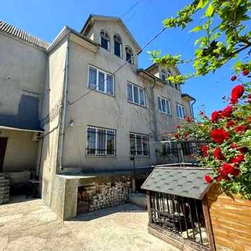Дом недалеко от моря. Ухоженный участок с гос актом - ТОРГ