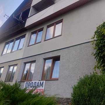 Продам будинок-дуплекс загальною площею 204 м².