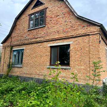 Продаж великого будинку в селищі Ружин Житомирська обл. 150 км до Київ