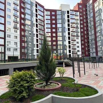 Однокімнатна в центрі квартира продаж ратуша парк Галицька Княгинин видова на гори 1 кімн власник нвообудова