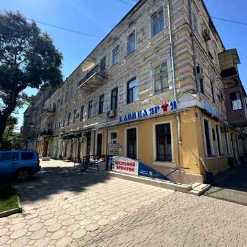 Продам трехкомнатную квариру в Центре на ул. Новосельского