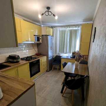 (3) Продам 2-кімнатну квартиру в Стрижавці 4432