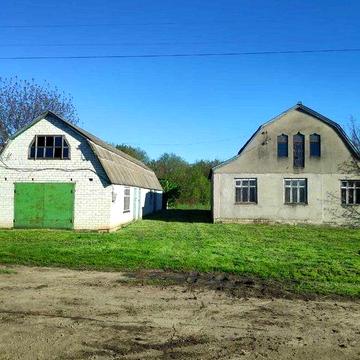 Продам будинок, (с, Олександрівка, Зачепилівский р-н,) Площа: 123кв.м. Кількість кімнат: 3. Площа ділянки: 40 соток, Стіни: залізобетонні панелі.