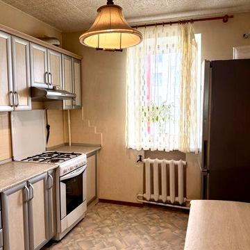 Продаж 3к на м-ні Мистецькі ворота (ТЦ Глобал)