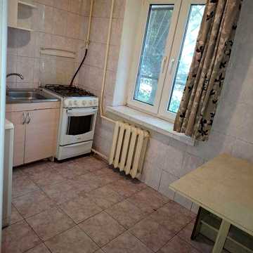 Продам 2-квартиру пр.Леся Курбаса 18 (вул.50-Жовтня) Жюля Верна масив Борщагівка