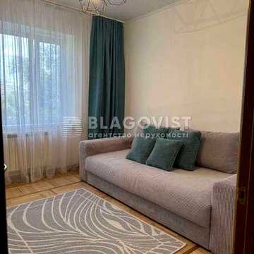 Продаж 3-кімн. просторої квартири 74 м.кв. з ремонтом. Оноре де Бальзака, 55 Троєщина