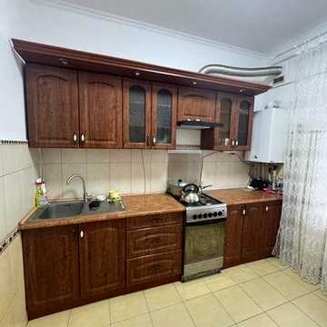 Продам 3-к квартиру-будинок з ремонтом на вул. Ватутіна/Б.Хмельницького (3-368-635)