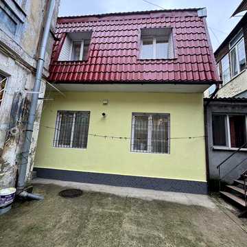 Продам 3-к квартиру-будинок з ремонтом на вул. Ватутіна/Б.Хмельницького (3-368-635)