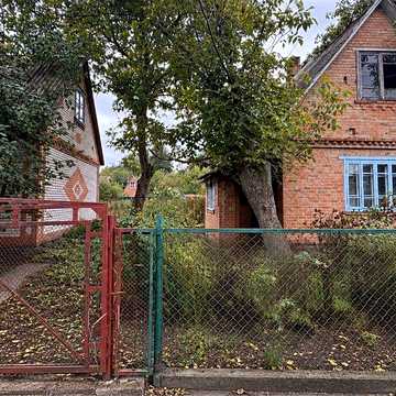 Продаж Будинків. 8 соток . РІВНА ДІЛЯНКА. Поруч ліс і річка.