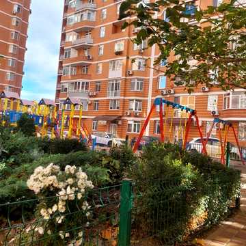 2х комн. квартира 65 м.кв. ЖК Романовский . Генератор ! Слободка . Тихий район . Рядом Дюковский парк , рынок