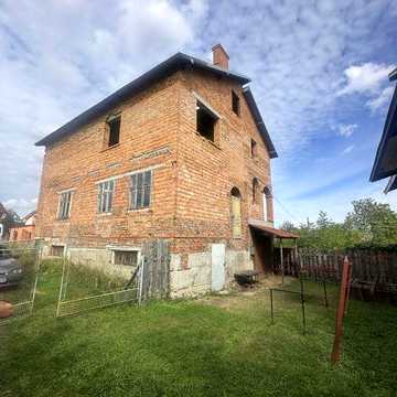 Продаж: незавершене будівництво + 20 соток земли (с. Попелі, поруч з Бориславом)