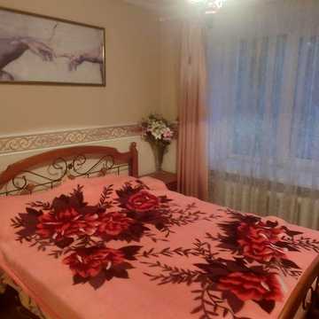 Здам 2 кімнатну квартиру в місті Сміла, центр міста.