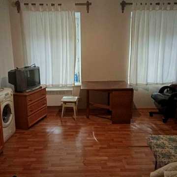 Сдам 1 ком СВЕТ есть постоянно.Можно 1-2 месяц Мечникова/Градоначальницкая/2 родом